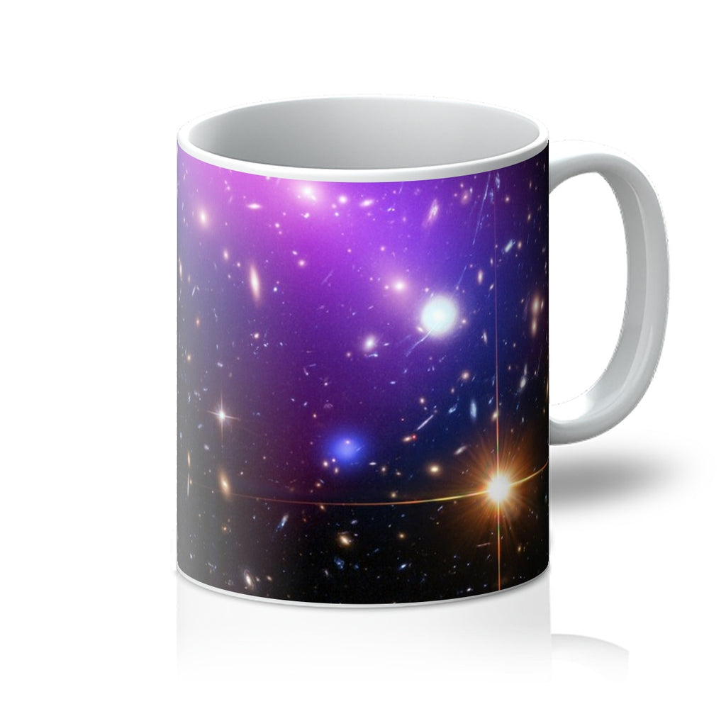 La taza del racimo de la galaxia de la frontera